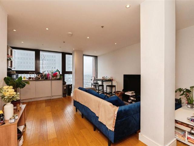 Flat for sale in Southend City Centre Neighbourhood, Alton Barnes