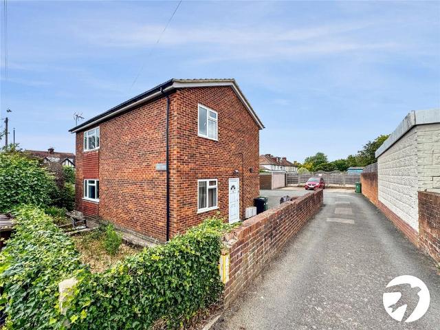 Flat for sale in Midway, Kent