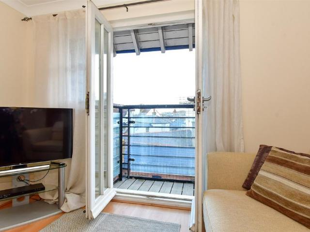Flat for sale in Thurston Park, The Bridge