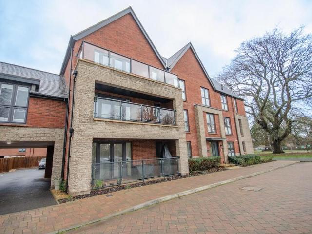 Flat for sale in Winterbourne, Frenchay