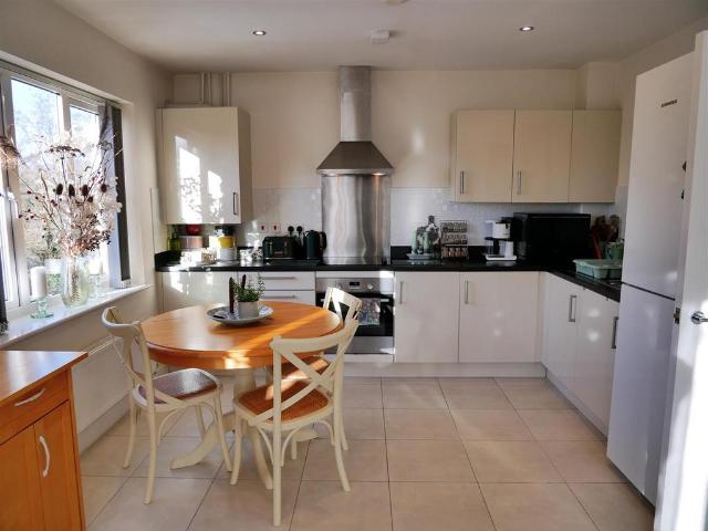 Flat for sale in Calne