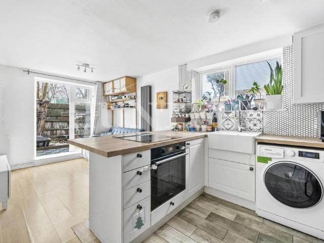 Flat for sale in South Tottenham, Greater London