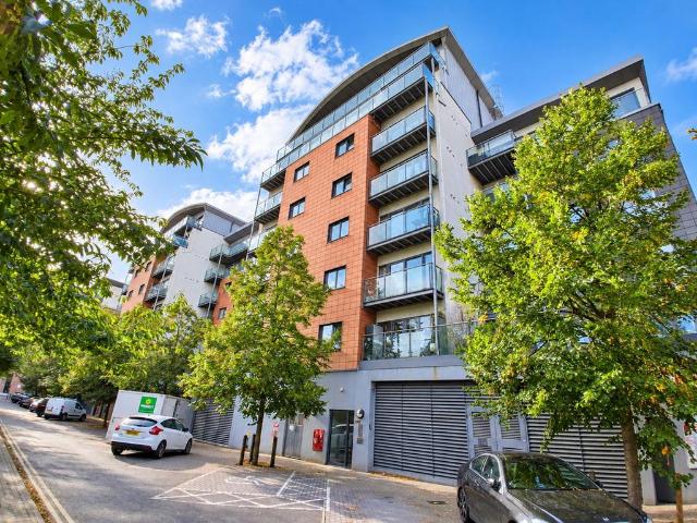 Flat for sale in London Borough of Waltham Forest, Greater London