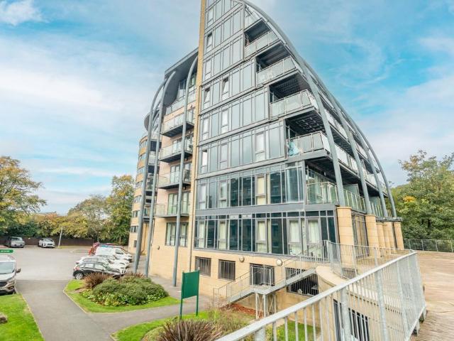 Flat for sale in Baildon, Bradford