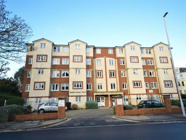 Flat for sale in Folkestone