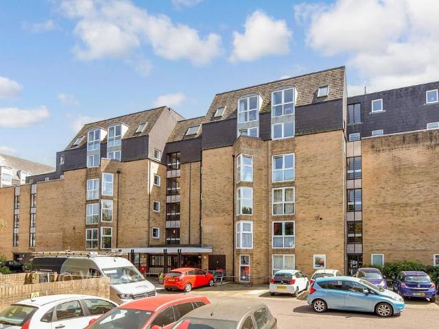 Flat for sale in Folkestone