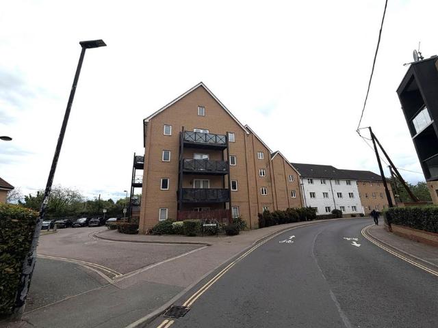 Flat for sale in Bocking, Chipping Hill