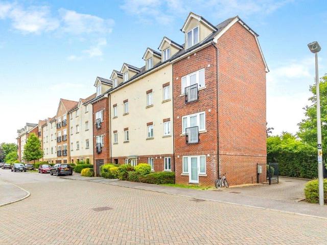 Flat for sale in Redhouse Park, Great Linford