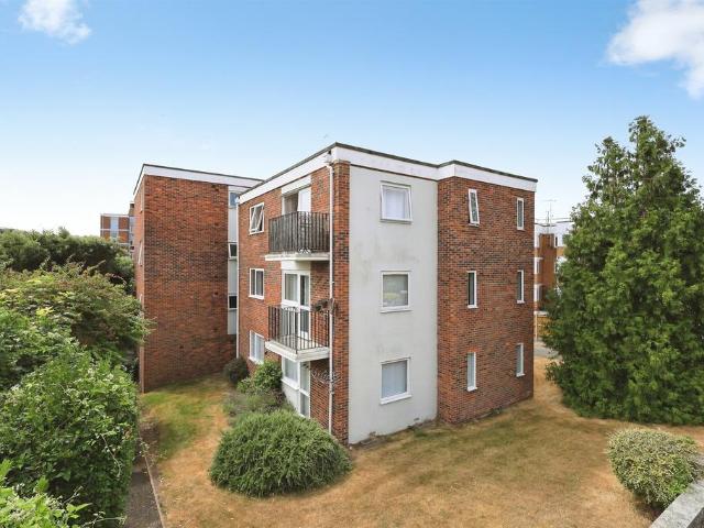Flat for sale in Upperton, Eastbourne