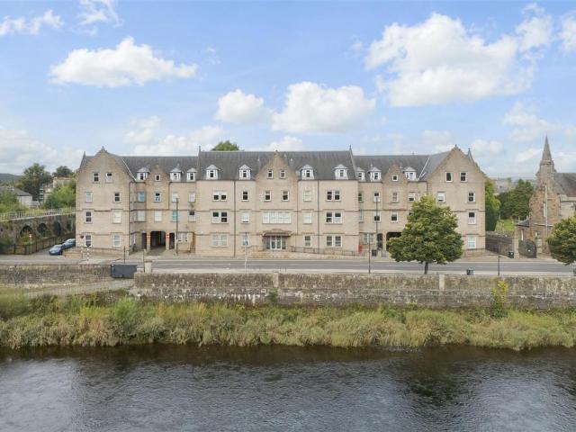 Flat for sale in Bridgend, Perth