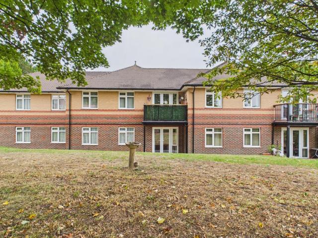 Flat for sale in Monks Risborough, Princes Risborough