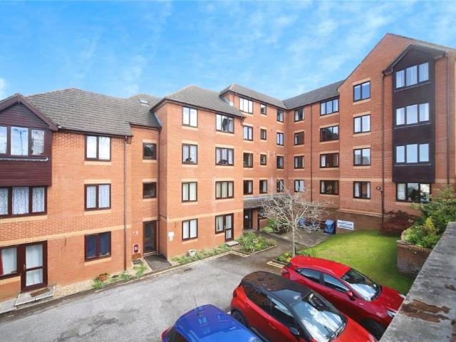 Flat for sale in Tonedale, Somerset