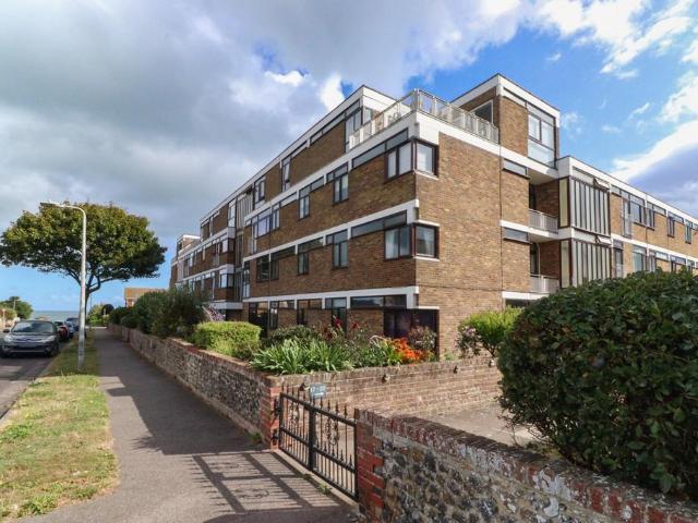 Flat for sale in Birchington, Acol