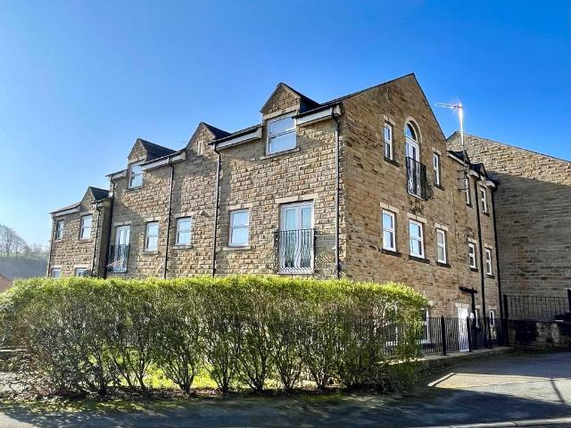 Flat for sale in Ripponden, West Yorkshire