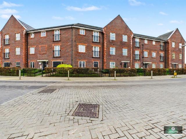 Flat for sale in Forge Wood, Glynde