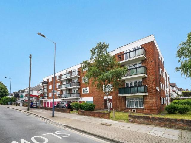 Flat for sale in Dollis Hill, Greater London
