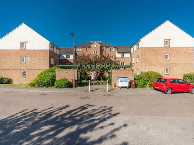 Flat for sale in Holywell Estate, North Watford