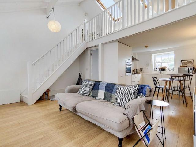 Flat for sale in King's Cross, Greater London
