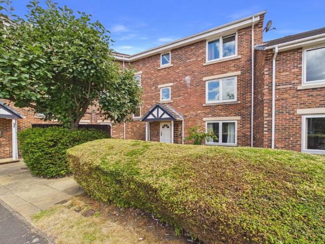 Flat for sale in Pelaw, Tyne And Wear