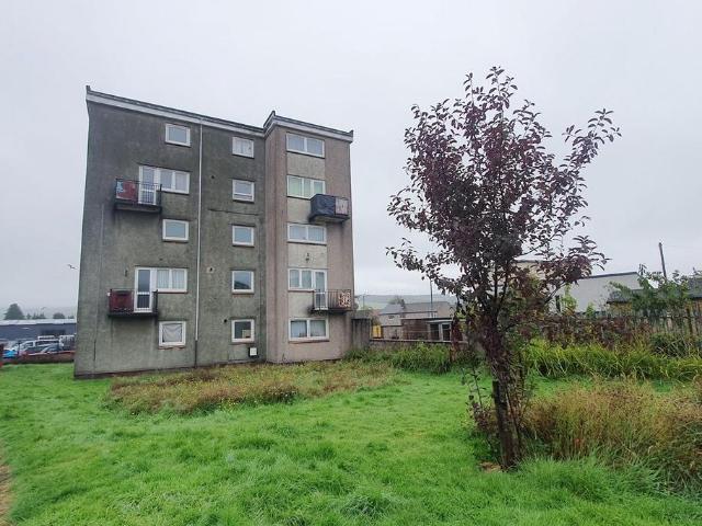 Flat for sale in Alexandria, Scotland