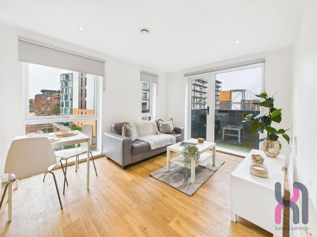 Flat for sale in Georgia, Greater Manchester