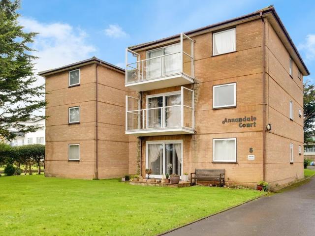 Flat for sale in Southbourne, Bournemouth