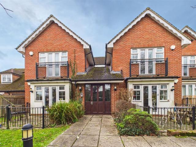 Flat for sale in Winnersh, Isle Of Man