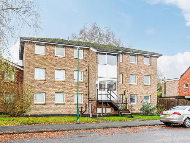 Flat for sale in Blossomfield, West Midlands