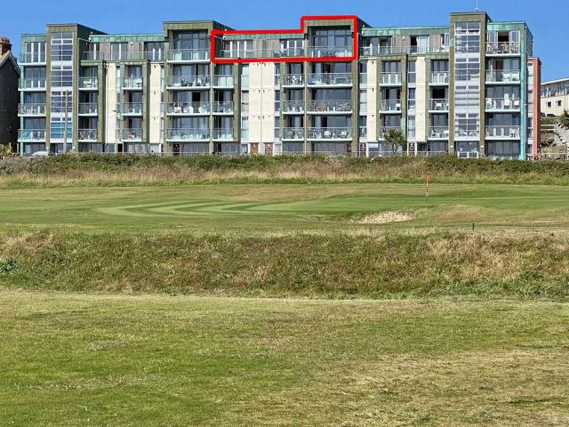 Flat for sale in Newquay, Cornwall