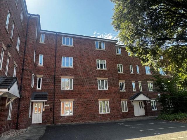 Flat for sale in Calderstones