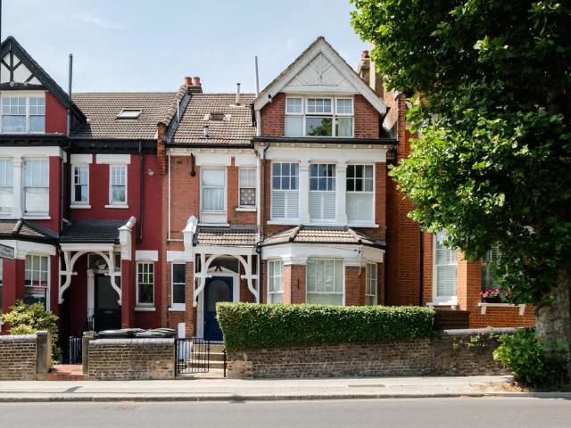 Flat for sale in Muswell Hill, Greater London