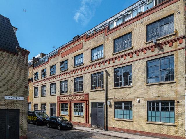 Flat for sale in St. George in the East, Whitechapel