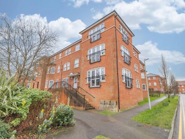 Flat for sale in Martyrs Field, The Bridge
