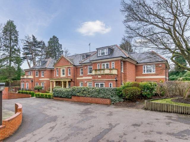 Flat for sale in Sunningdale