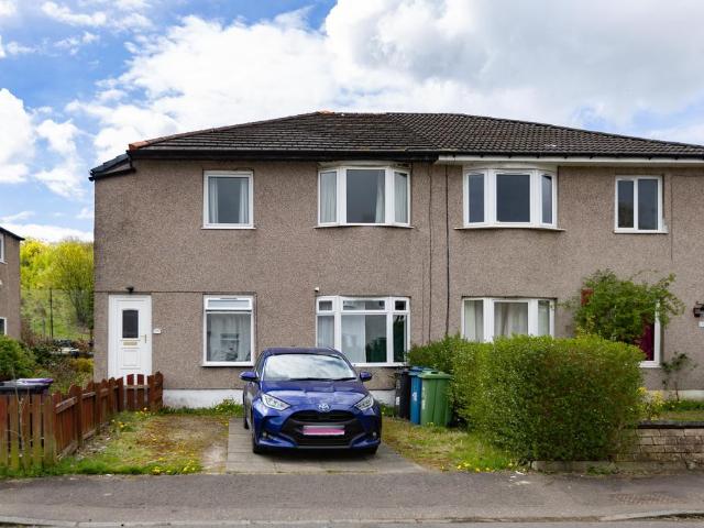 Flat for sale in Croftfoot, Scotland