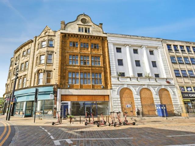 Flat for sale in Semilong, Northampton