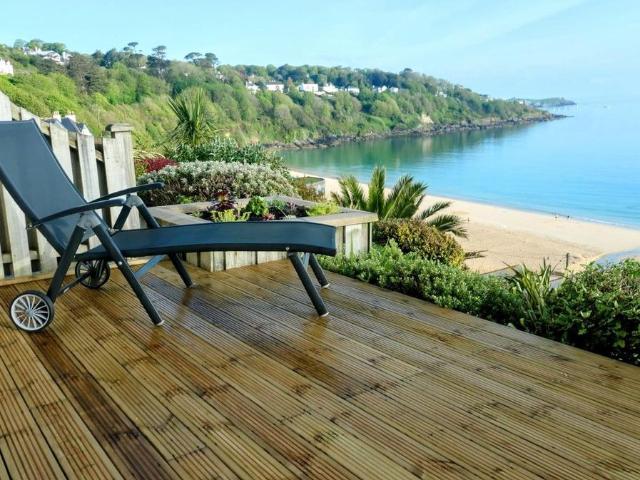 Flat for sale in Penbeagle, Cornwall