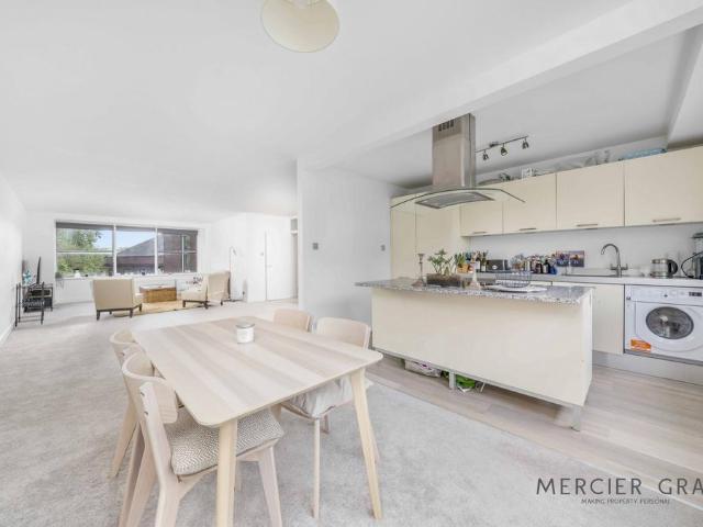 Flat for sale in Chalk Farm, Primrose Hill