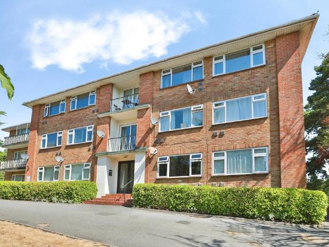 Flat for sale in Talbot Village, Bournemouth