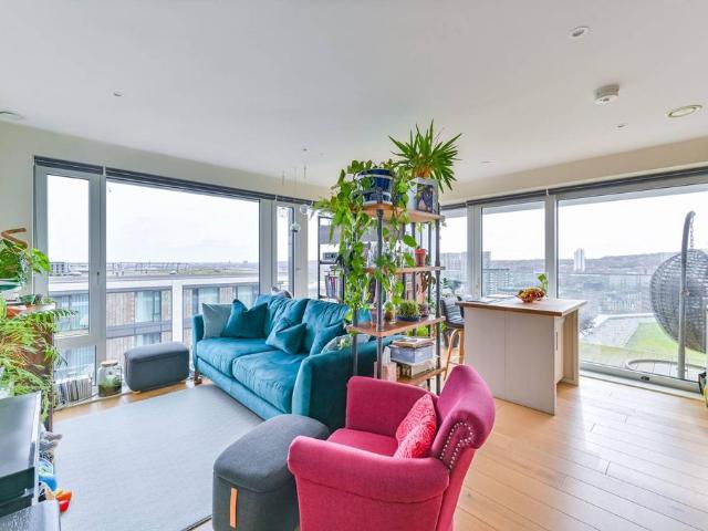 Flat for sale in Greater London