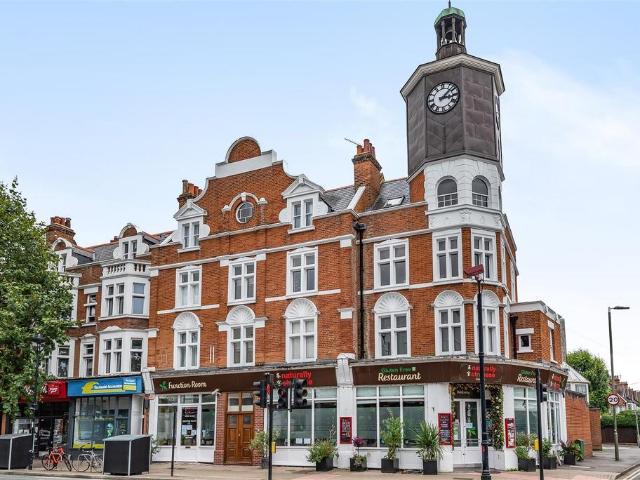 Flat for sale in Long Ditton, Surrey