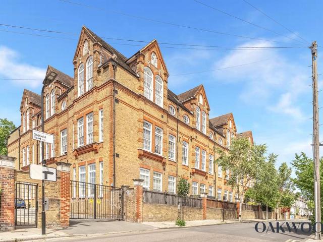 Flat for sale in Stoke Newington, Greater London