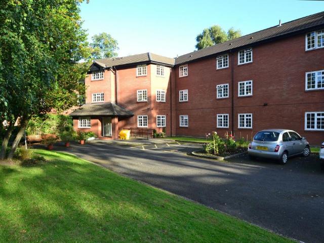 Flat for sale in Bramhall, Greater Manchester
