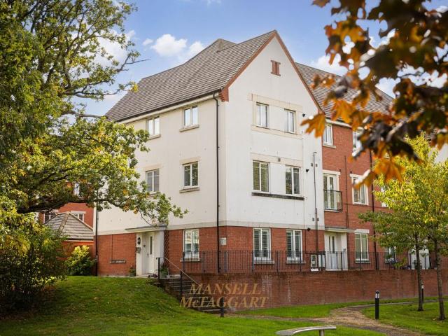 Flat for sale in Tinsley Green, Crawley