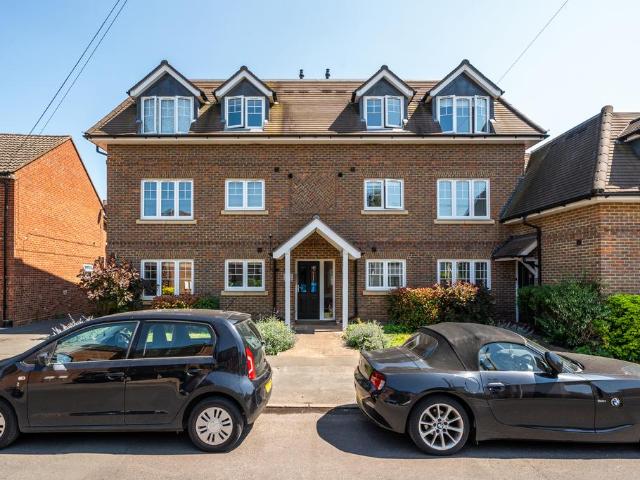 Flat for sale in Maidenhead