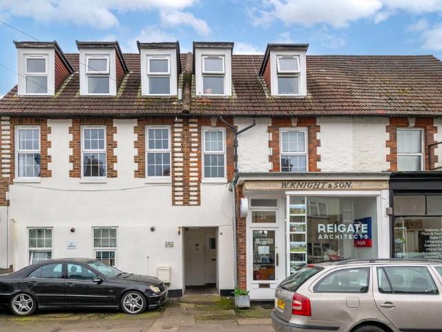 Flat for sale in Red Hill, Surrey