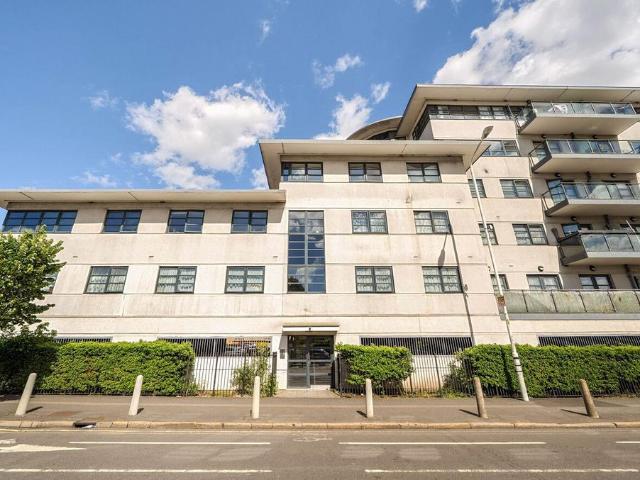 Flat for sale in Greater London