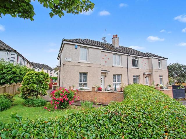 Flat for sale in Craigton, Scotland