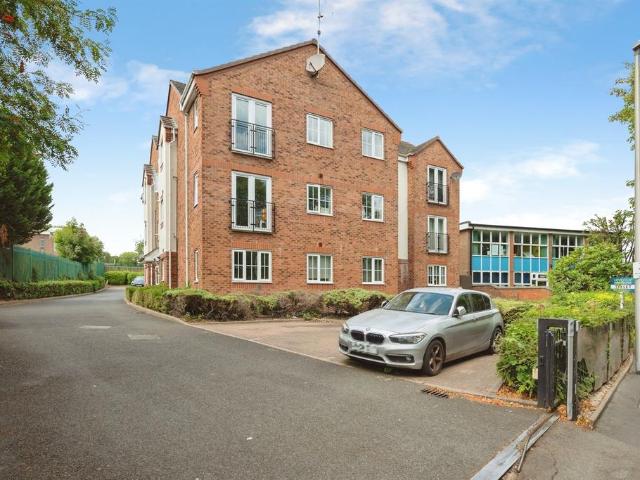 Flat for sale in Tat Bank, Oldbury