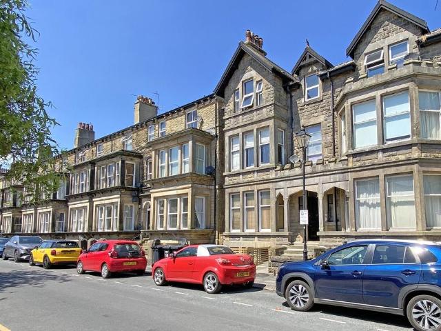 Flat for sale in High Harrogate, Harrogate